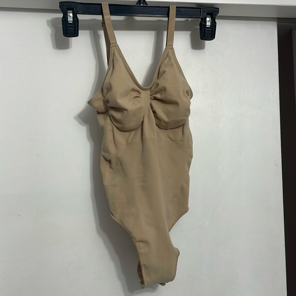 Nude skims thong shapewear